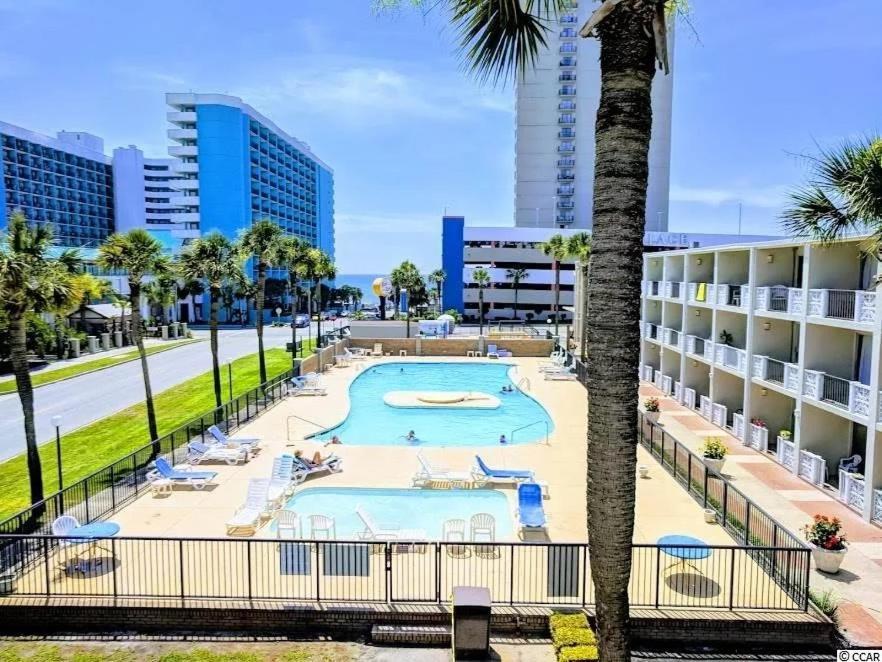 Lovely Pool Front * Myrtle Beach