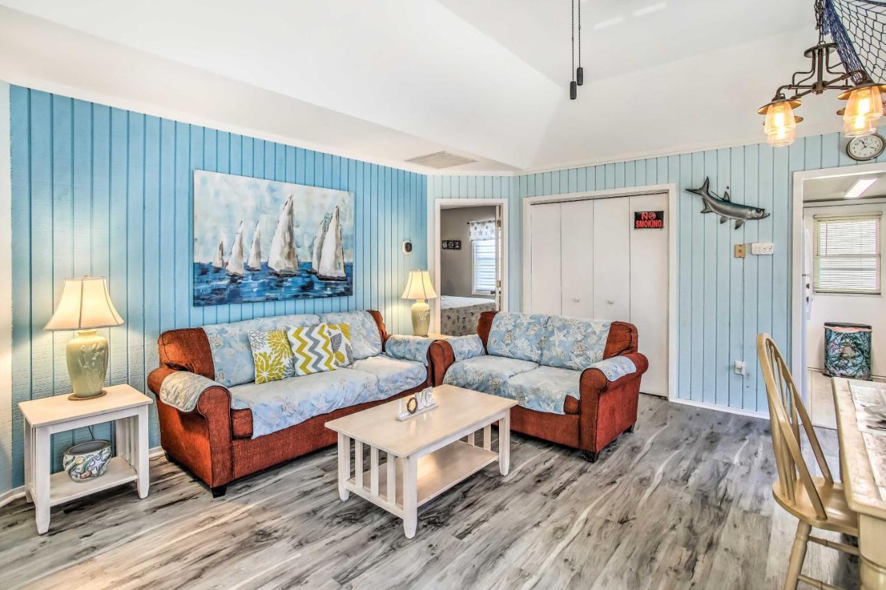 Myrtle Cottage, Walk To Pools And Beach! Myrtle Beach