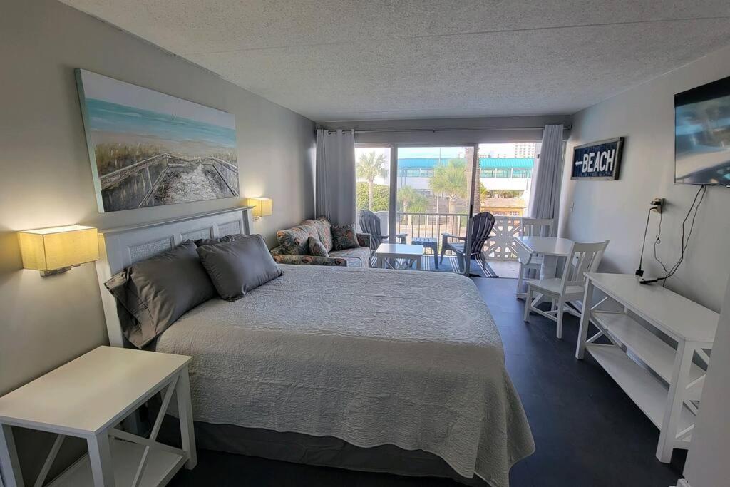Beachy On The Strip! Apartment