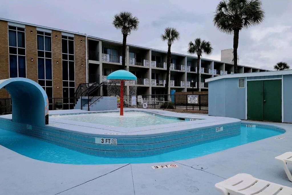 Apartment Beachy On The Strip! Myrtle Beach