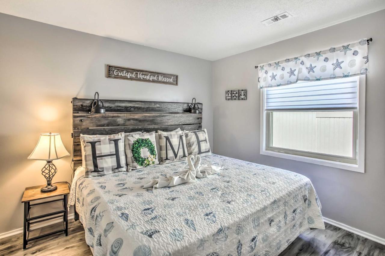 Holiday home Myrtle Cottage, Walk To Pools And Beach!