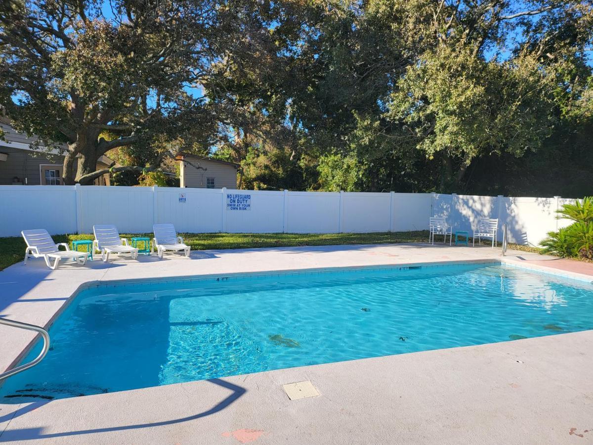 The 19th Hole -5 Bdr Slps 10 Golf Heated Pool Extended Winter Welcome!!! Holiday home Myrtle Beach