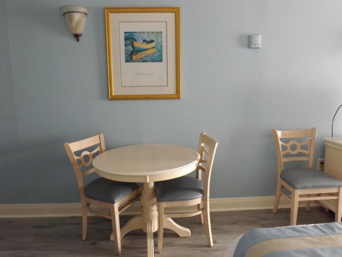 Recently Renovated Oceanfront Double Full Suite! Sea Mist 20909- Sleeps 2-4 Guests! Holiday home *