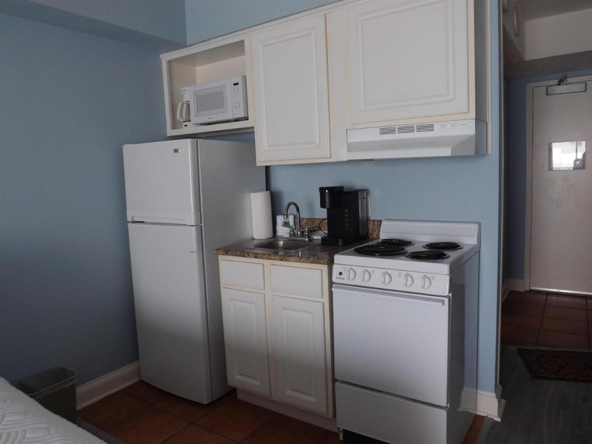 Recently Renovated Oceanfront Double Full Suite! Sea Mist 20909- Sleeps 2-4 Guests! * Myrtle Beach