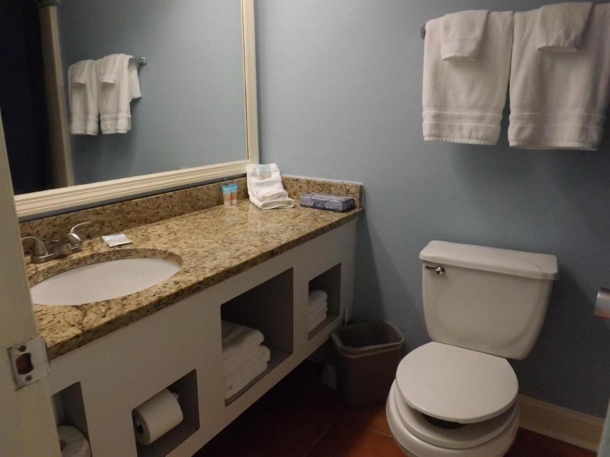 Holiday home Recently Renovated Oceanfront Double Full Suite! Sea Mist 20909- Sleeps 2-4 Guests! Myrtle Beach