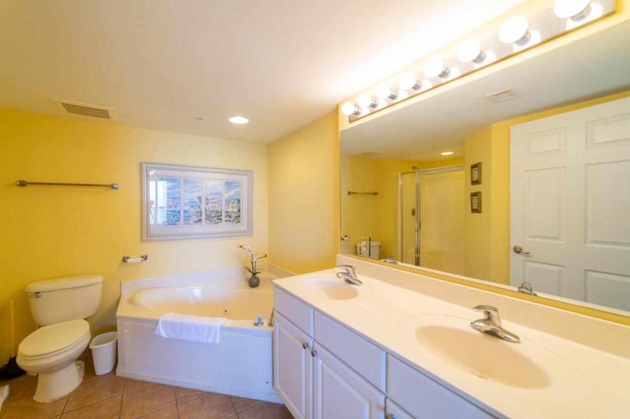 Holiday home Malibu Pointe Club - Across The Street From The Ocean! Sleeps 12 Guests!