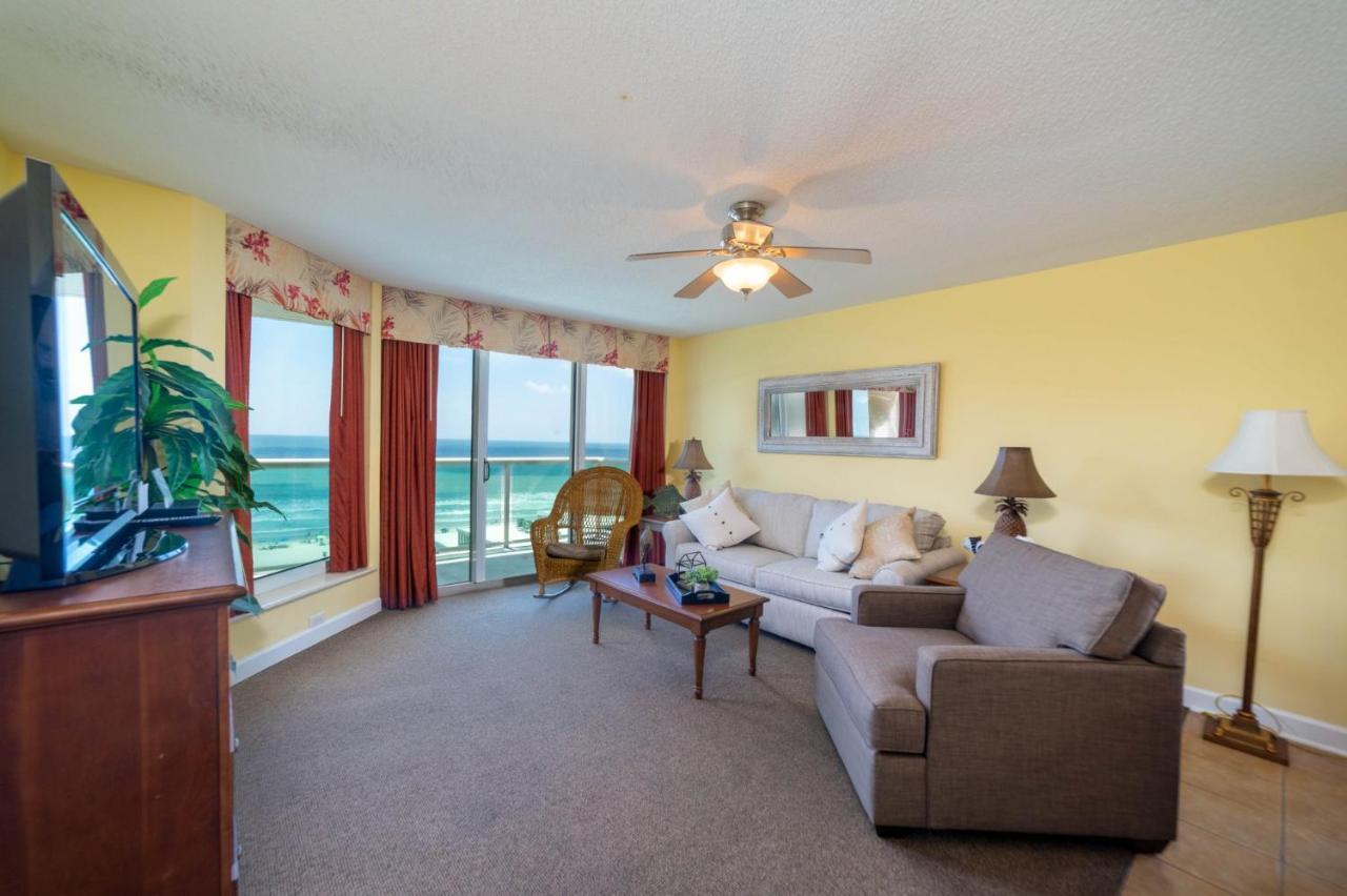 Malibu Pointe Club - Across The Street From The Ocean! Sleeps 12 Guests!