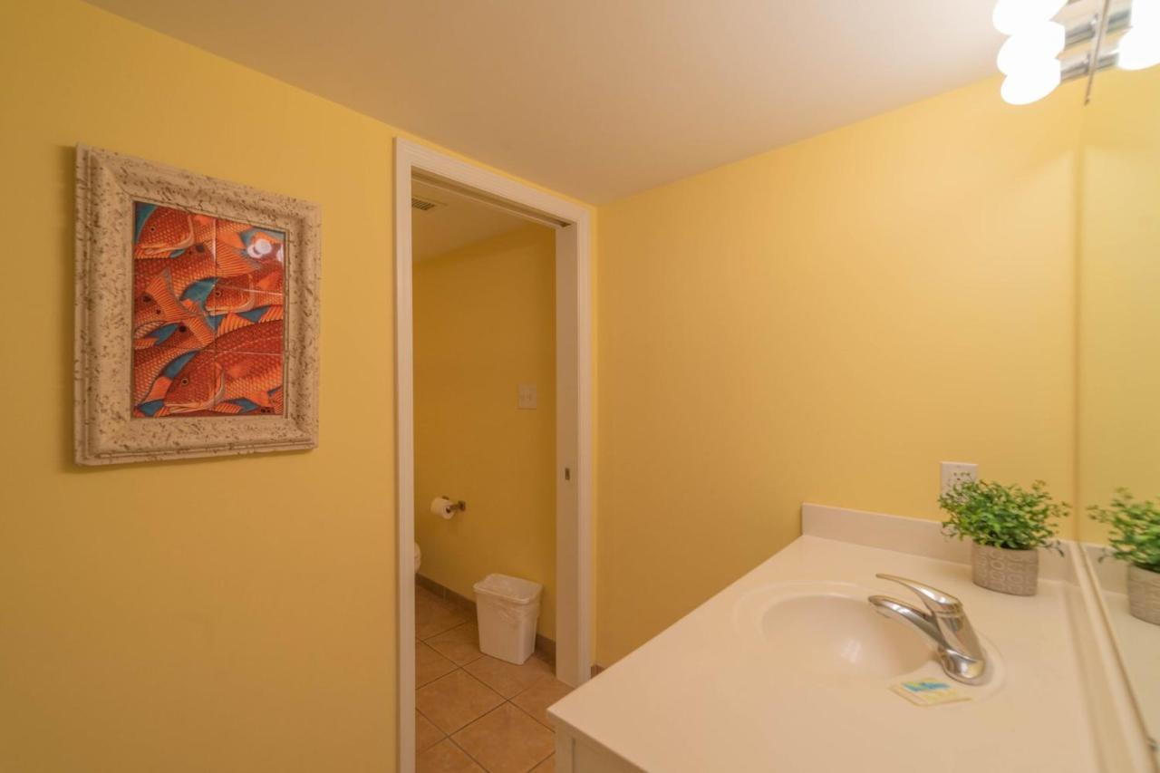 Holiday home Malibu Pointe Club - Across The Street From The Ocean! Sleeps 12 Guests! *