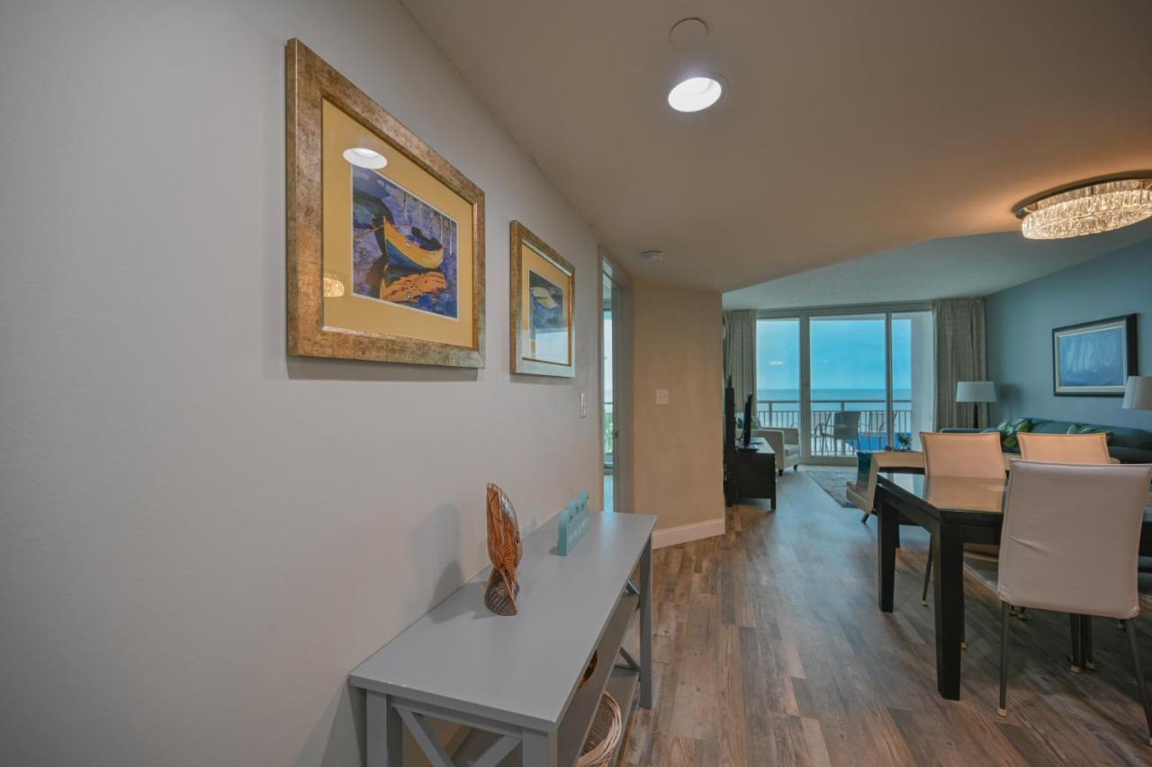 Gorgeous Ocean Front 2bd 2 Full Baths, 2 Balconies Apartment *