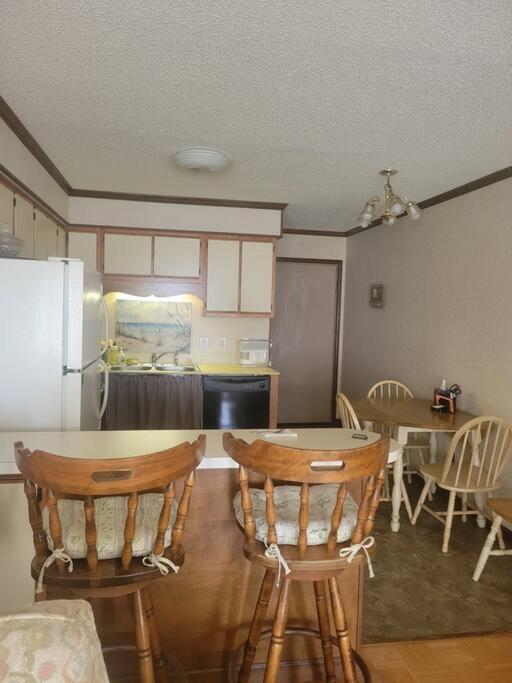 Sandpiper- 2 Bedroom, 2 Bath- 3rd Story Ocean View *