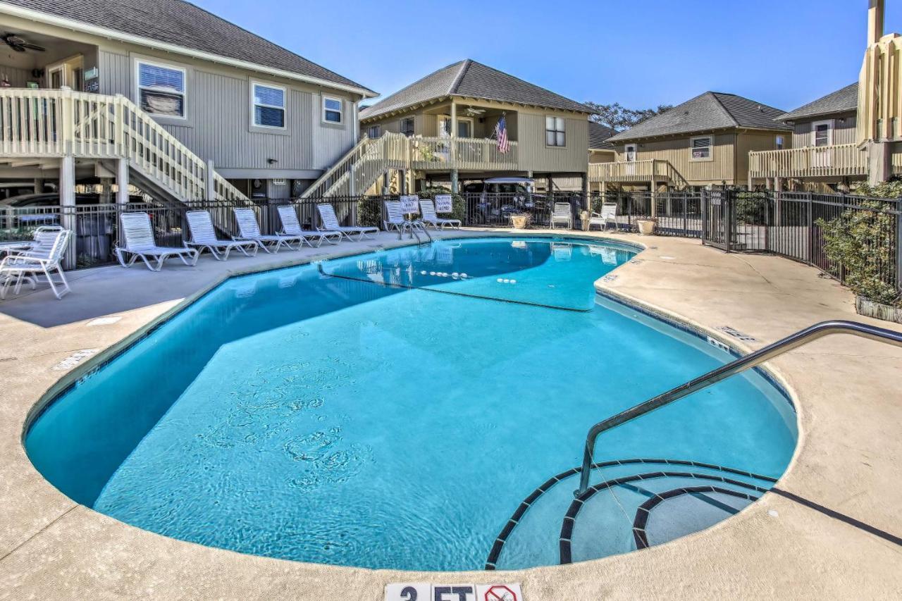 Myrtle Cottage, Walk To Pools And Beach! Holiday home Myrtle Beach