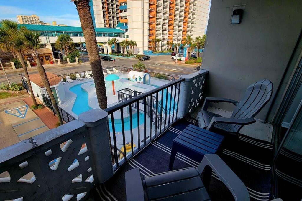 Beachy On The Strip! Apartment *