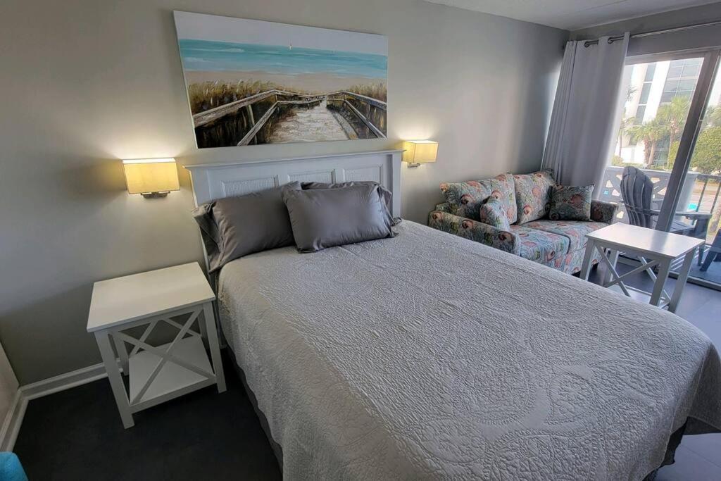 Beachy On The Strip! Apartment Myrtle Beach