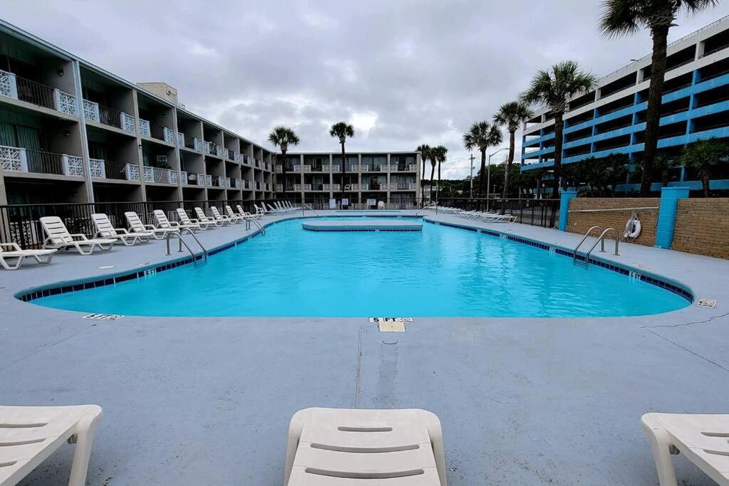 Beachy On The Strip! Apartment