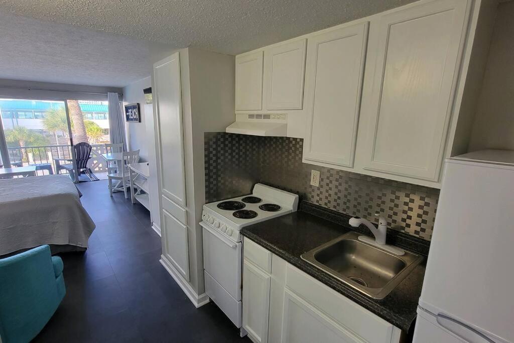 Beachy On The Strip! Apartment *