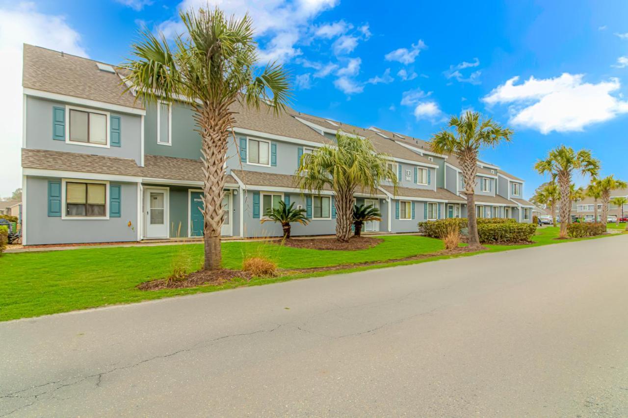 Golf Colony 8-o Apartment