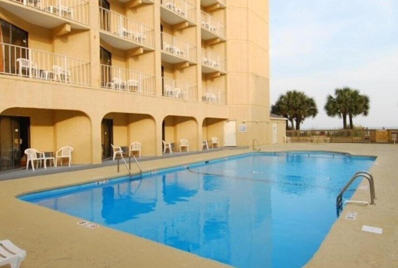 Oceanfront Romantic Oceanview Getaway With Heart Shaped Love Tub Jacuzzi In Apartment