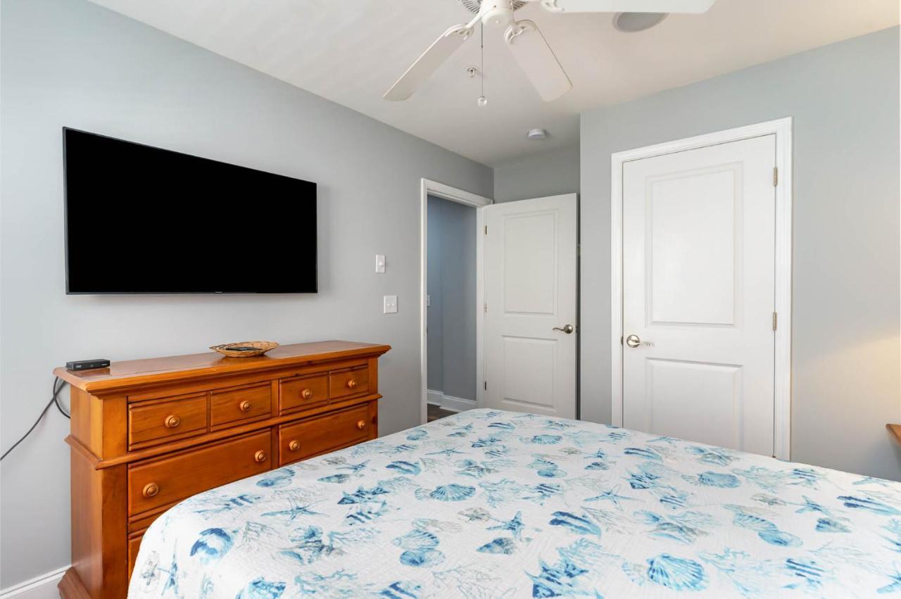 Spacious Penthouse Ocean Front 7 Bedroom - Ambassador Unit 401 Myrtle Beach