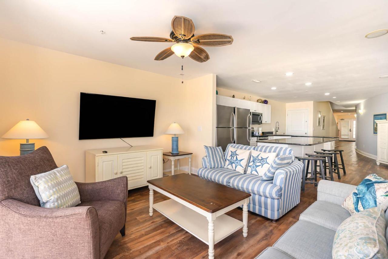 Spacious Penthouse Ocean Front 7 Bedroom - Ambassador Unit 401 Holiday home *