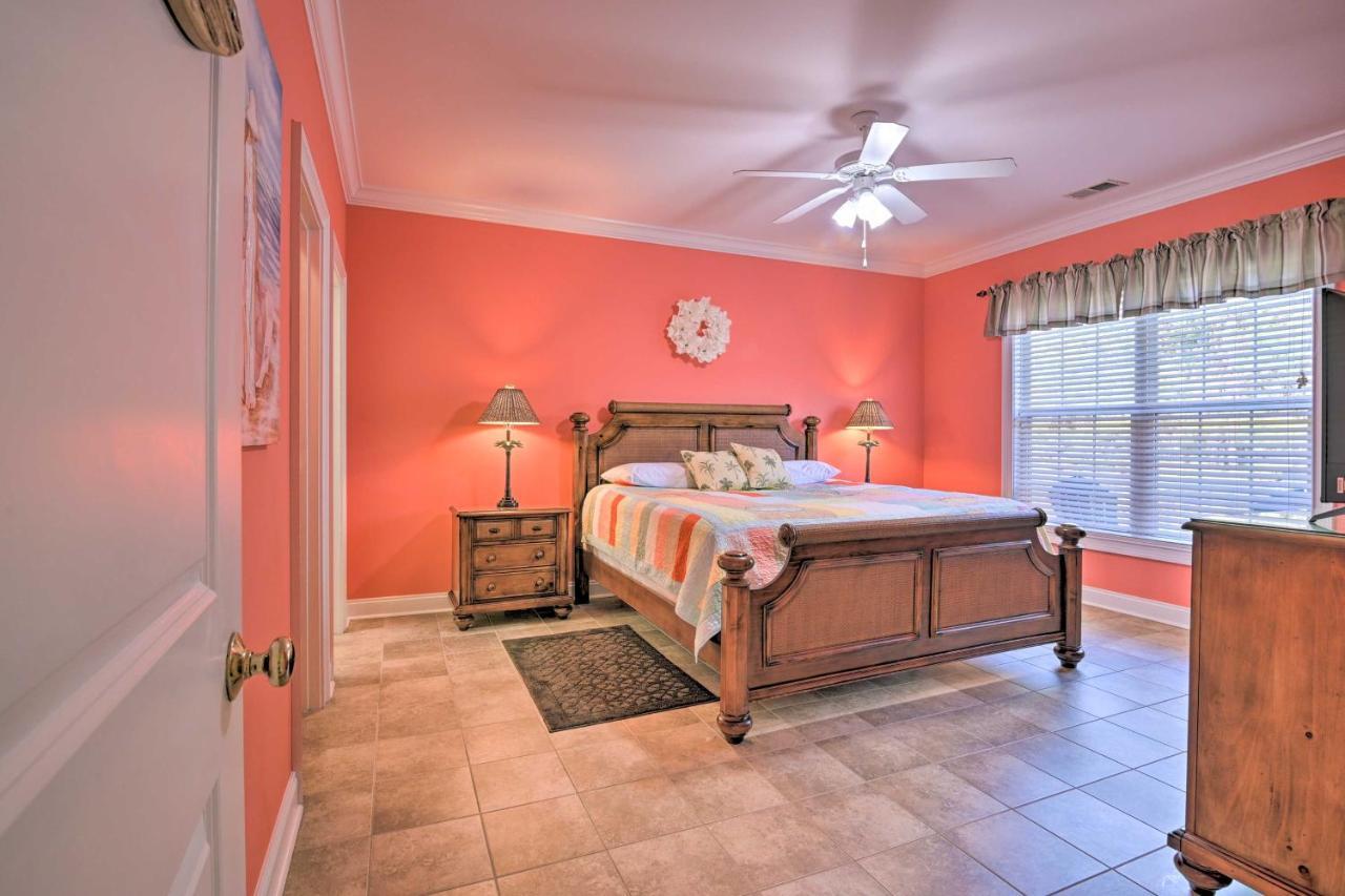 Charming Bermuda Bay Hideaway With Game Room! Holiday home Myrtle Beach