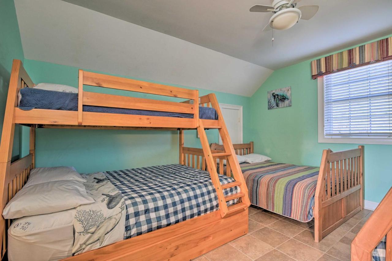 Charming Bermuda Bay Hideaway With Game Room! Holiday home