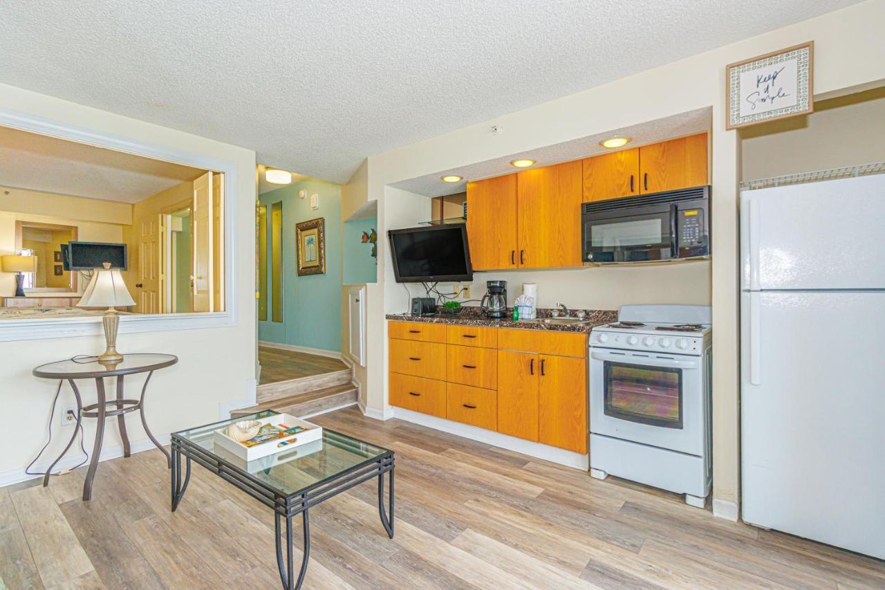Holiday home Colony Unit 1405 - Beautiful Oceanfront - 1 Bedroom, 1 Bath - Perfect For 6! *
