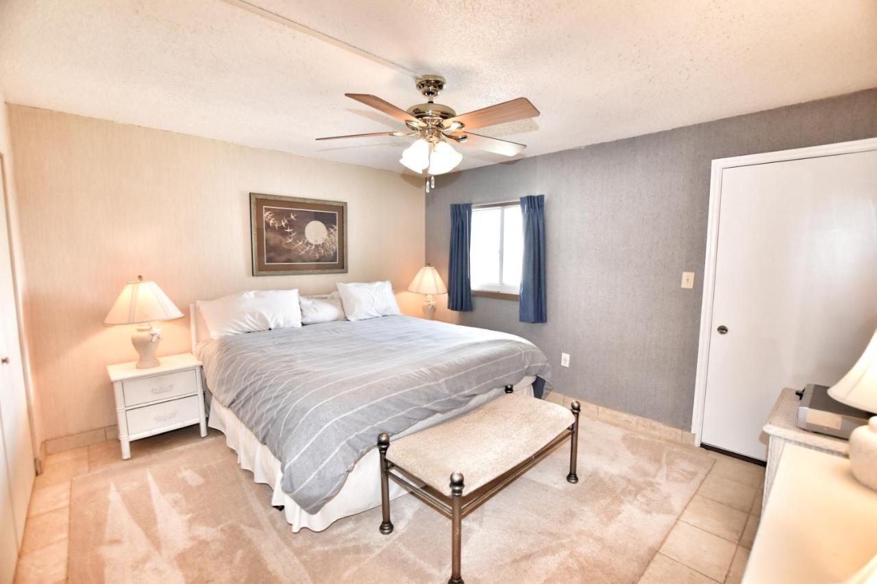 0612 Waters Edge Apartment