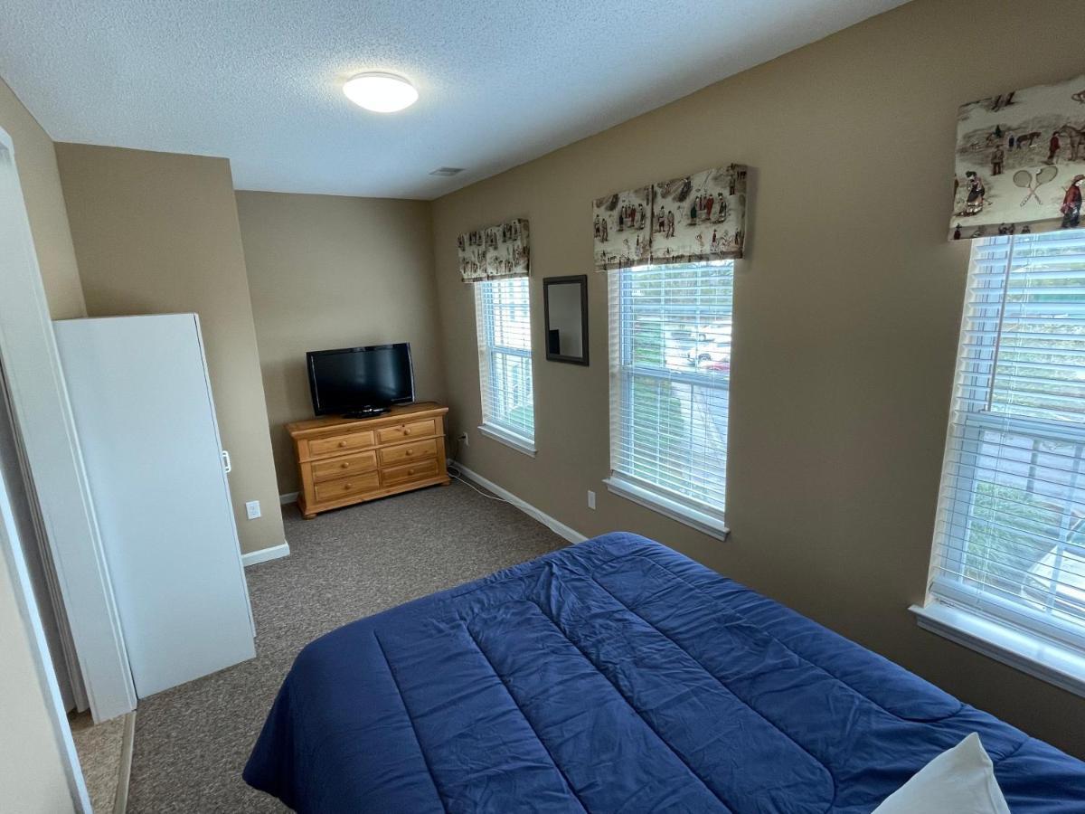 Legends 4504 Aisla Court