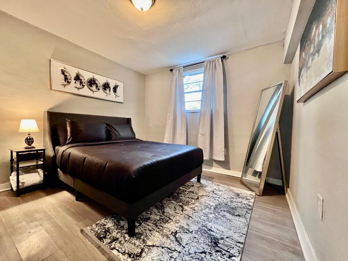 Short Walk To Beach, Hvac, Fast Wifi - 104 Apartment