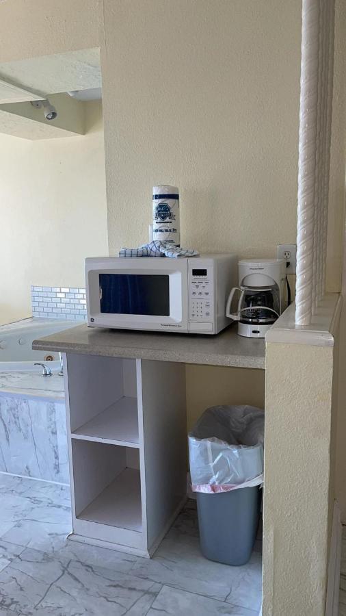 Oceanfront Romantic Oceanview Getaway With Heart Shaped Love Tub Jacuzzi In Apartment *
