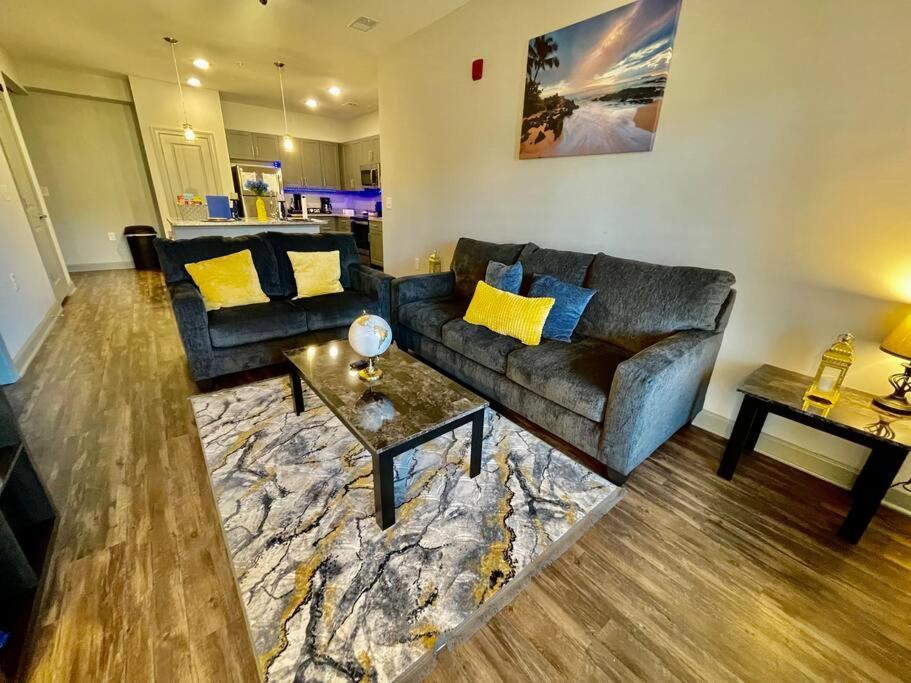 Family Getaway 10 Mins From Ocean Apartment *