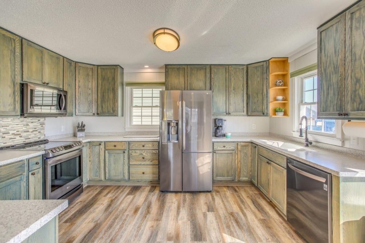 Waterfront North Myrtle With Pool And Deck Holiday home