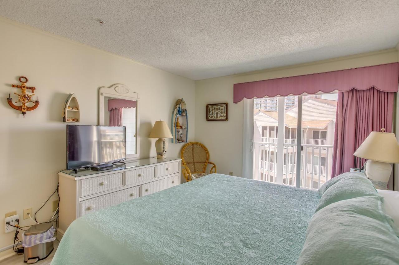 Apartment With Pool And Access About 1 Mi To Pier!