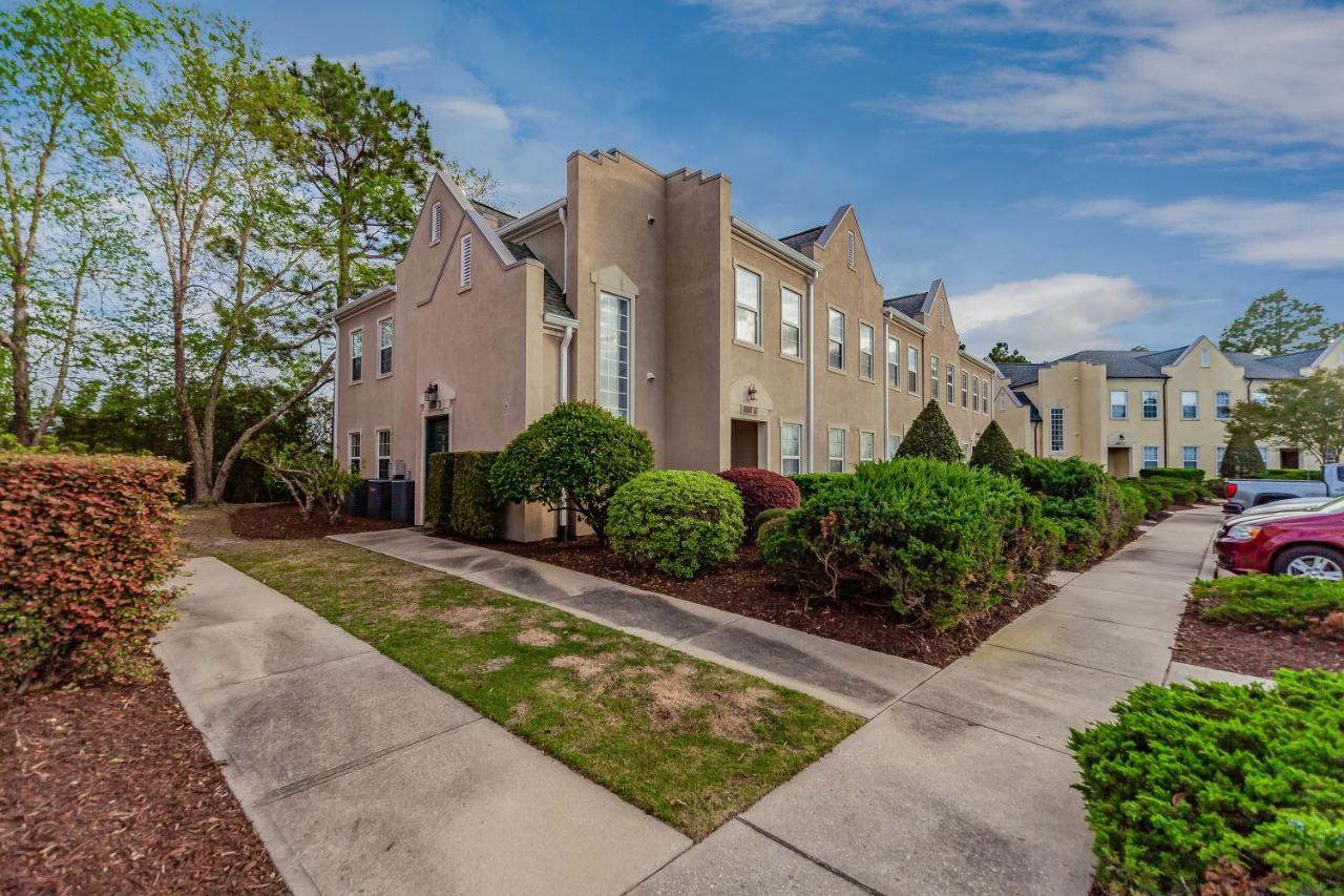 Legends 4504 Aisla Court