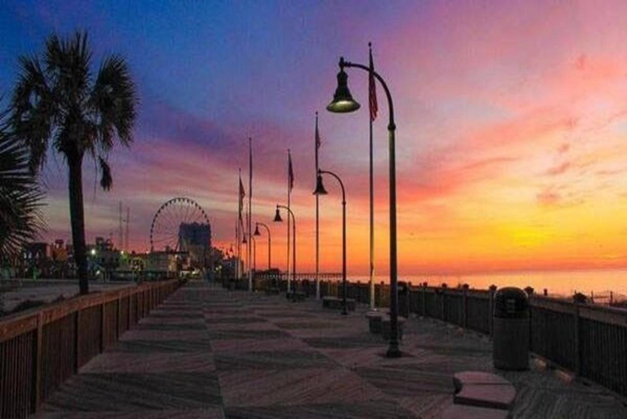 Oceanfront Studio W Balcony For Weekend Getaway * Myrtle Beach