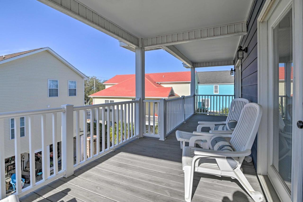 Large With Hot Tub And Pool 500 Ft To The Holiday home *
