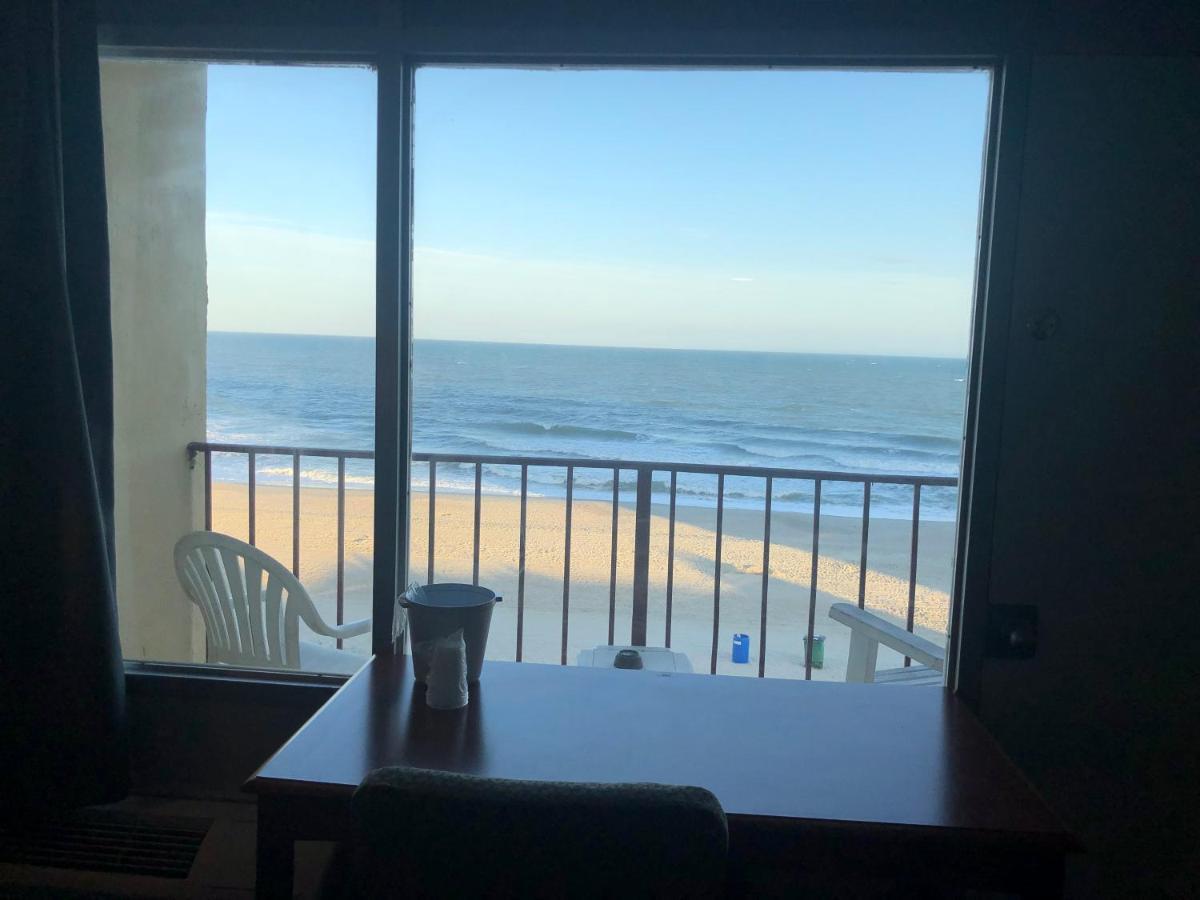 Gazebo Oceanfront Hotel