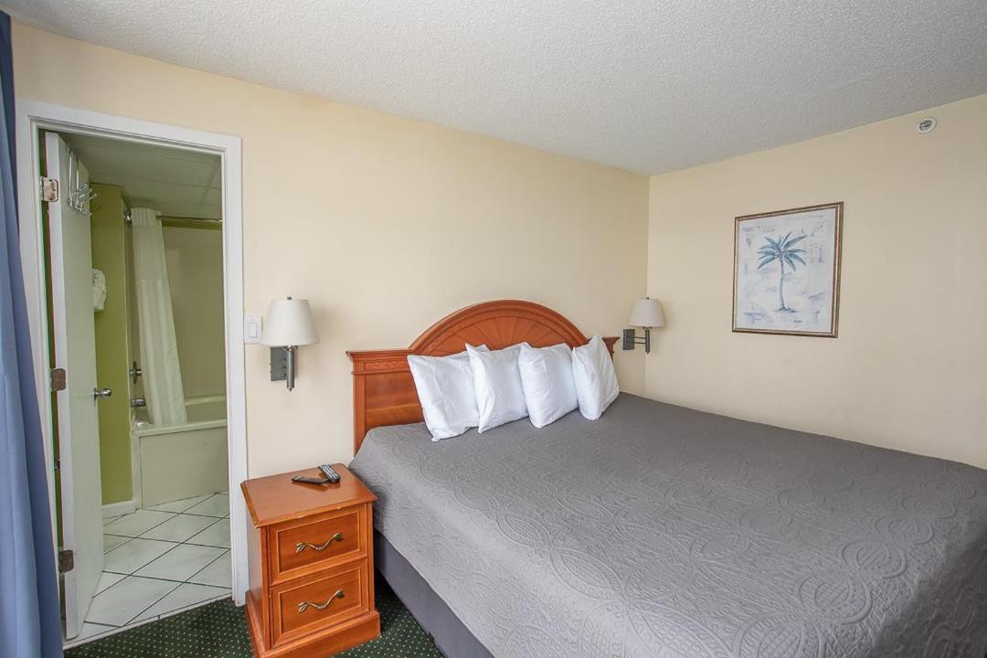 Apartment Ocean View King Boardwalk Unit 540 Sleeps 2