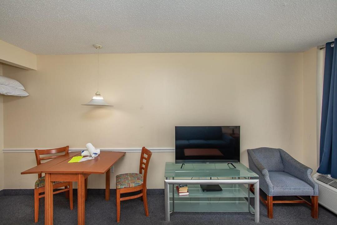Holiday home Direct Ocean Front 1 Bedroom 2 Bathrooms Boardwalk Unit 539 Sleeps 8 *