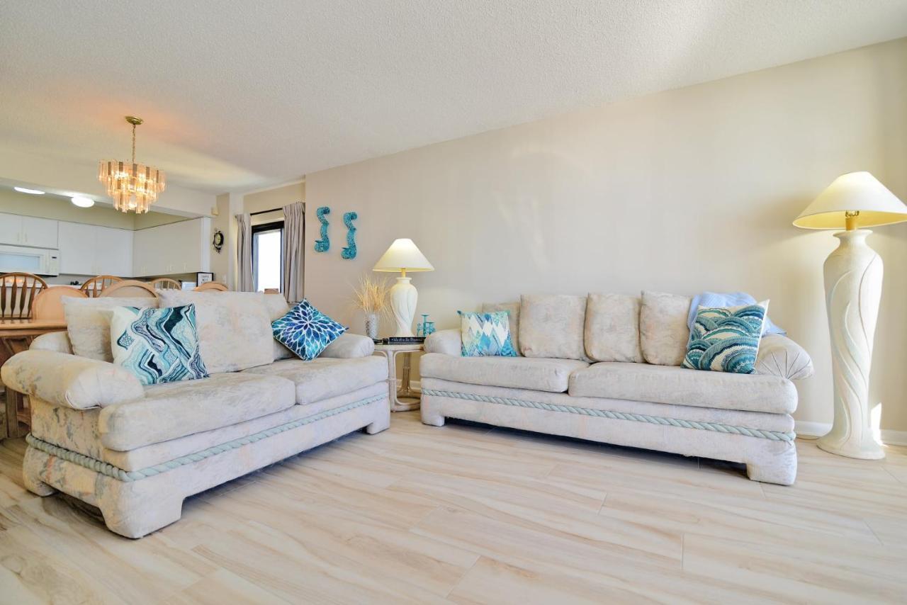 Huge Oceanfront End Unit Location With Pool *