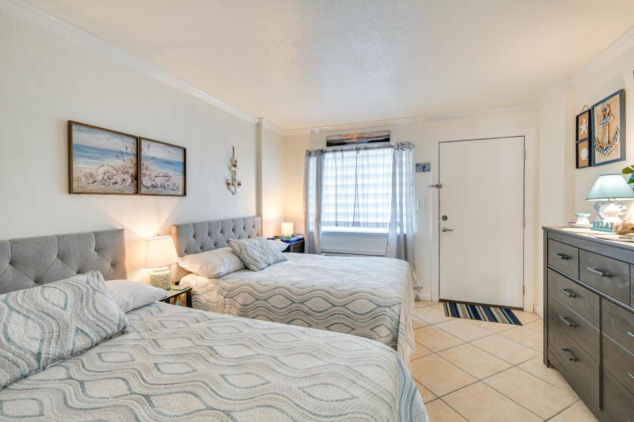 Blue Water Beachfront 2 Mi To Skywheel! Apartment