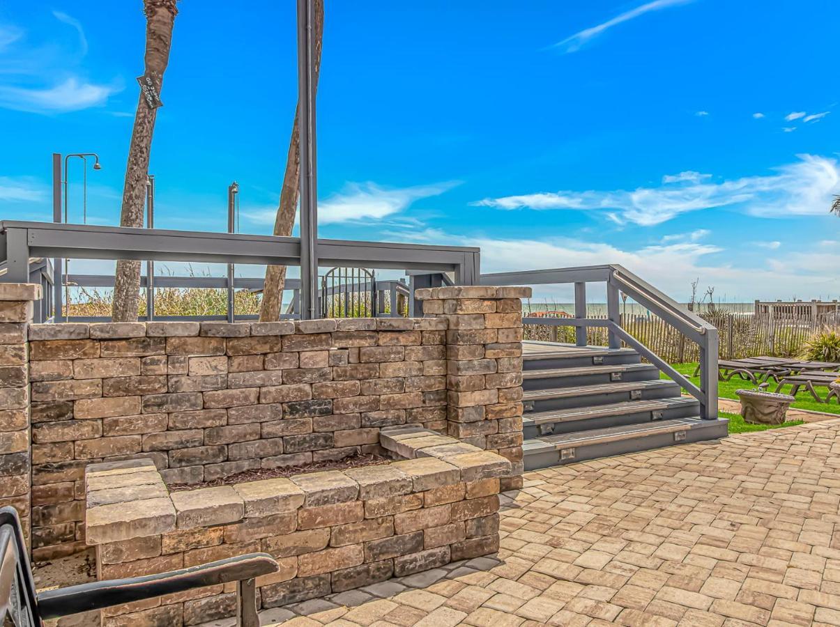 Completely Renovated Double Queen Direct Oceanfront - Ocean Reef 1503 Sleeps 4! Holiday home Myrtle Beach