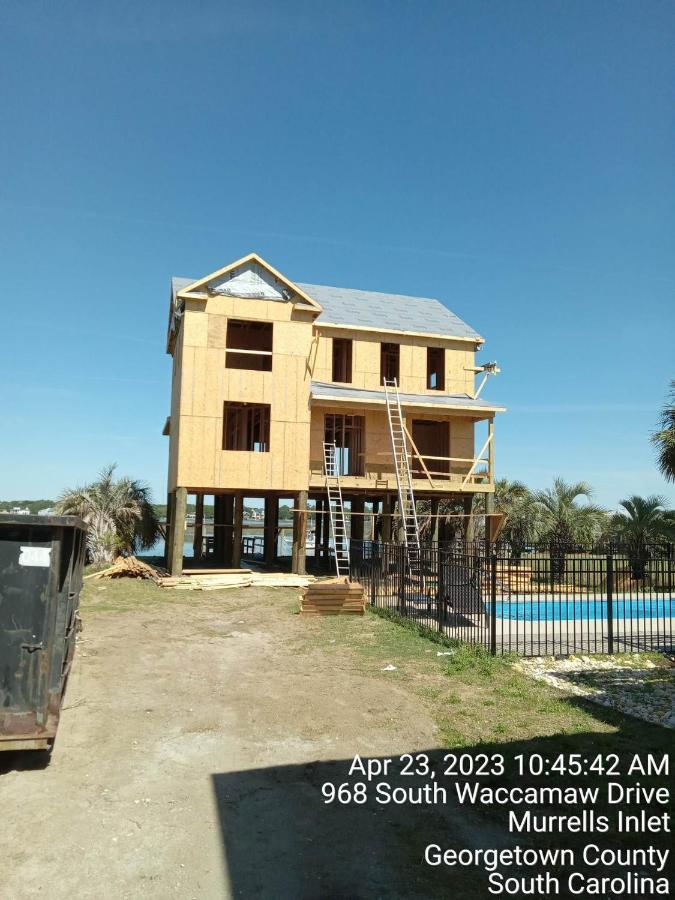 Pet Friendly Beach House! Private Dock On Channel! Private Pool! 5 Bedroom - 3 Bath! Holiday home Myrtle Beach