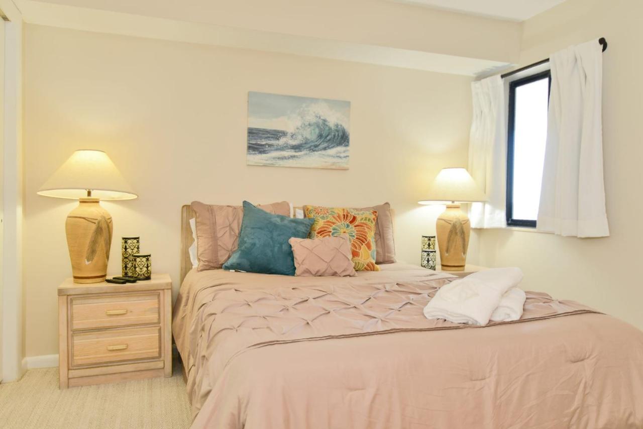 Huge Oceanfront End Unit Location With Pool *