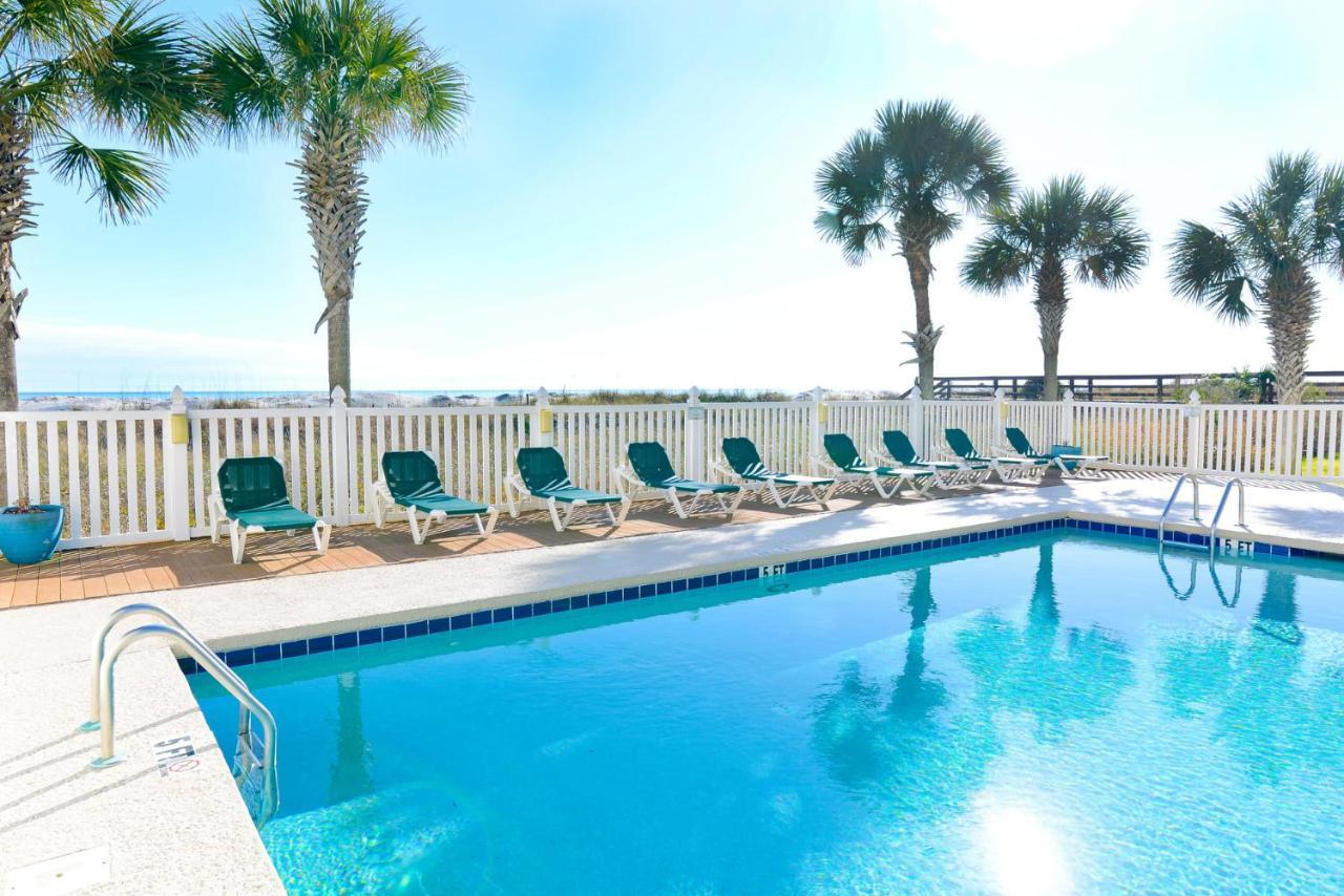 Holiday home Huge Oceanfront End Unit Location With Pool