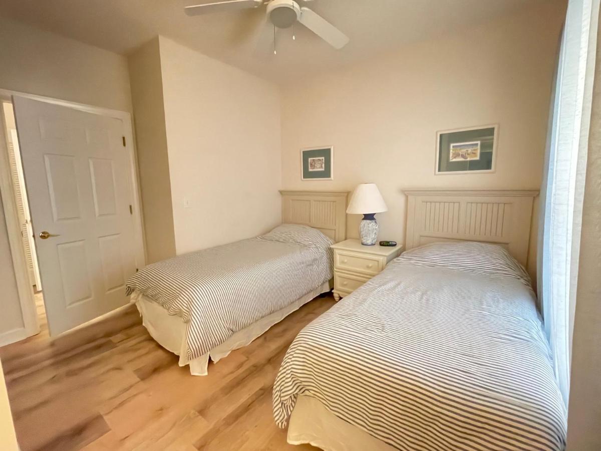 Barefoot 2-bedroom With A Pool Apartment