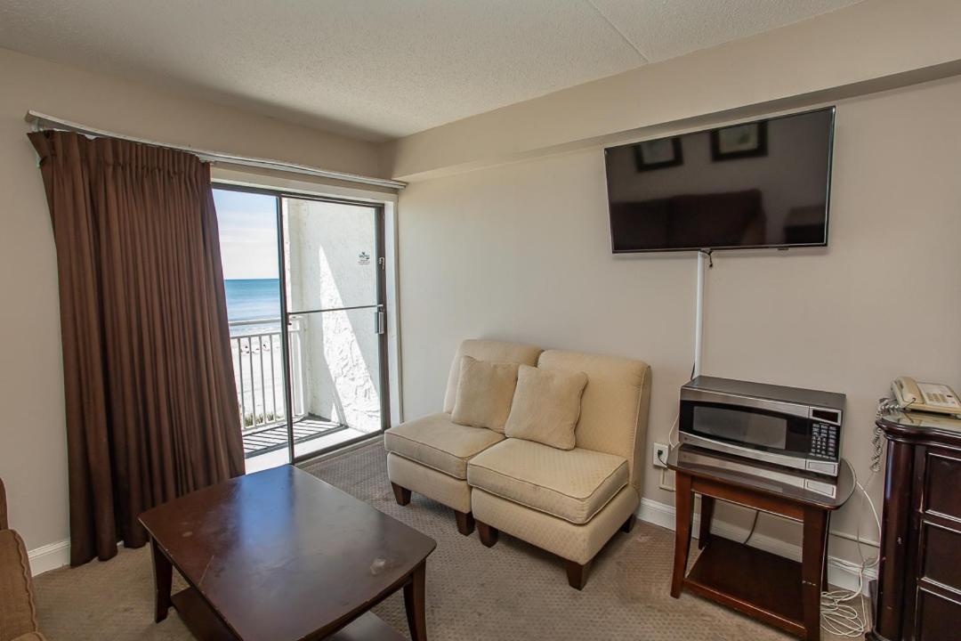 Recently Updated Oceanfront Studio- Sea Mist 20306 Holiday home Myrtle Beach