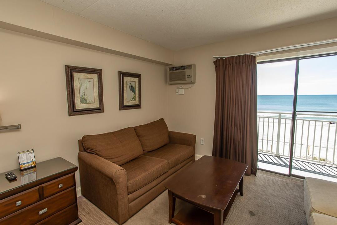 Recently Updated Oceanfront Studio- Sea Mist 20306 Holiday home Myrtle Beach