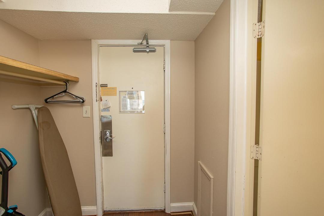 Recently Updated Oceanfront Studio- Sea Mist 20306 Holiday home Myrtle Beach
