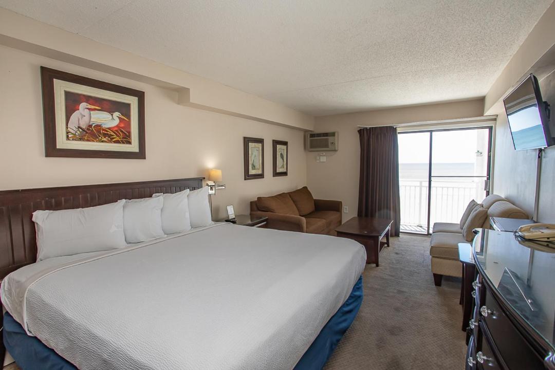 Recently Updated Oceanfront Studio- Sea Mist 20306 *